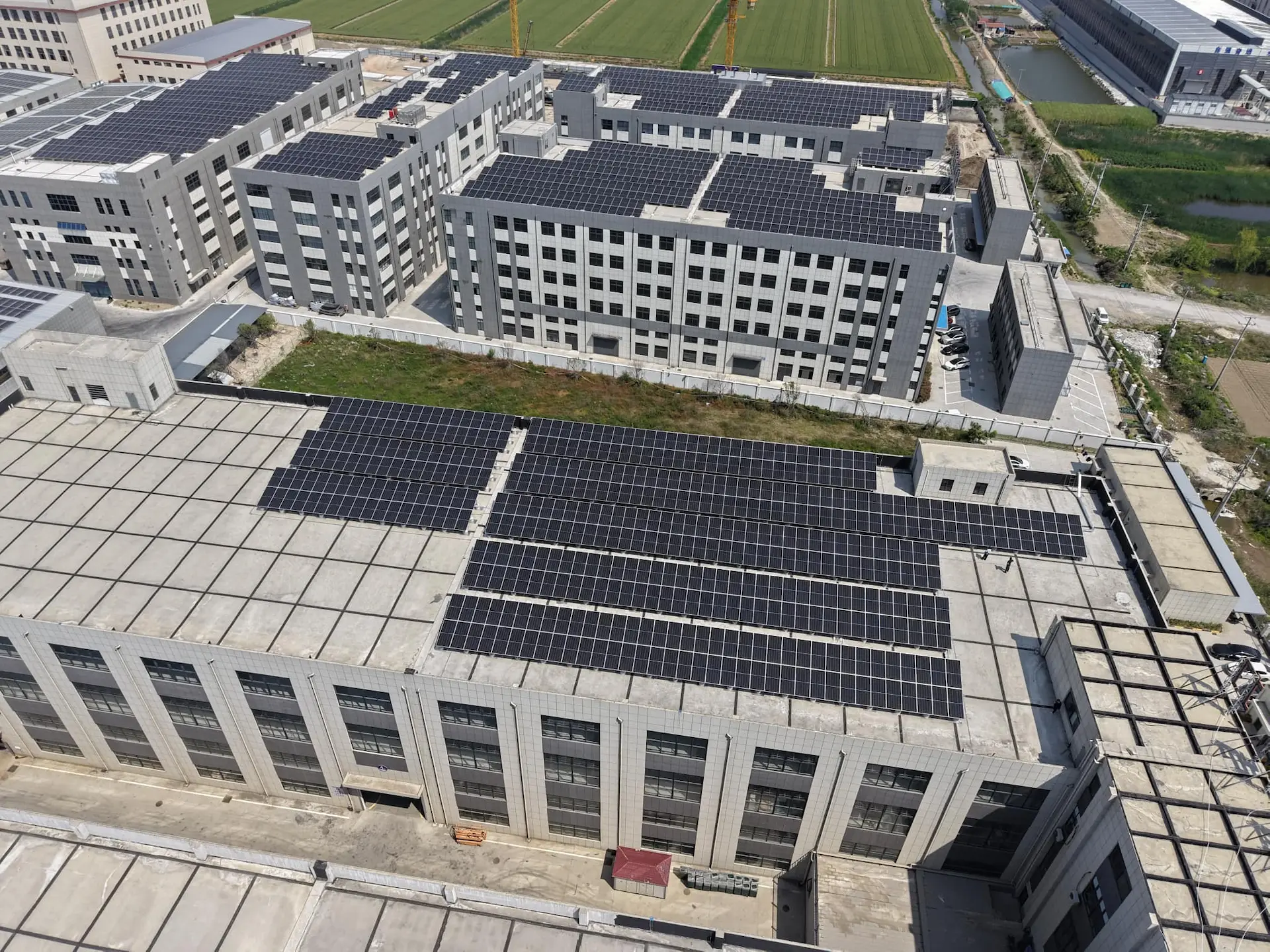 Fixed-mounting solar array at Jiangsu project